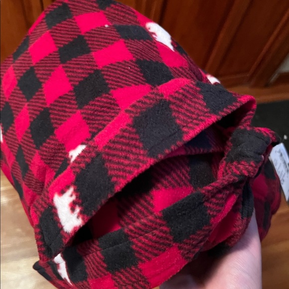 NWT THE CHILDREN’S PLACE ADULT UNISEX size SMALL Black & Red Buffalo plaid Robe - Picture 2 of 3